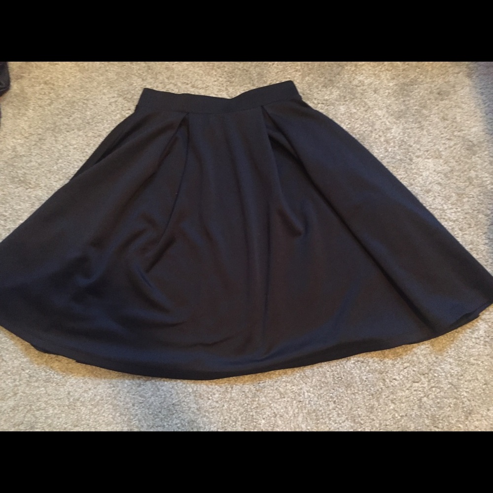 Black High Waisted Bubble Skirt